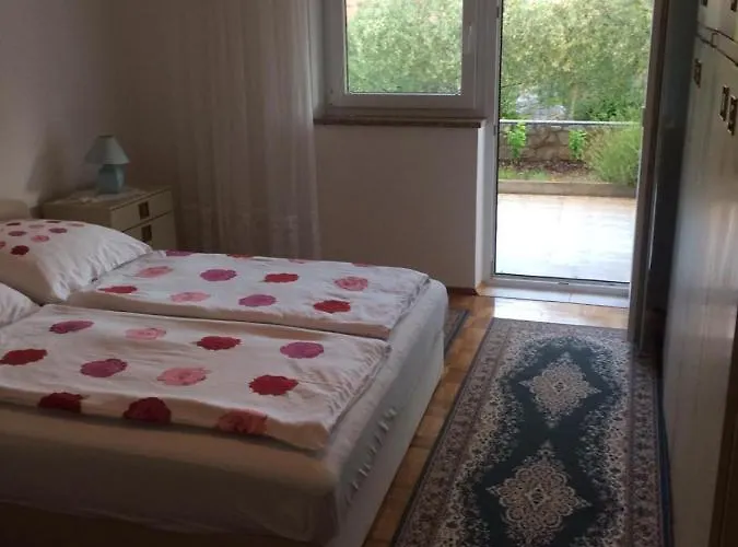 Esad アパート Kornić