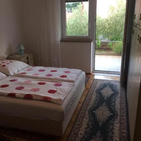 Esad Apartmán Kornić